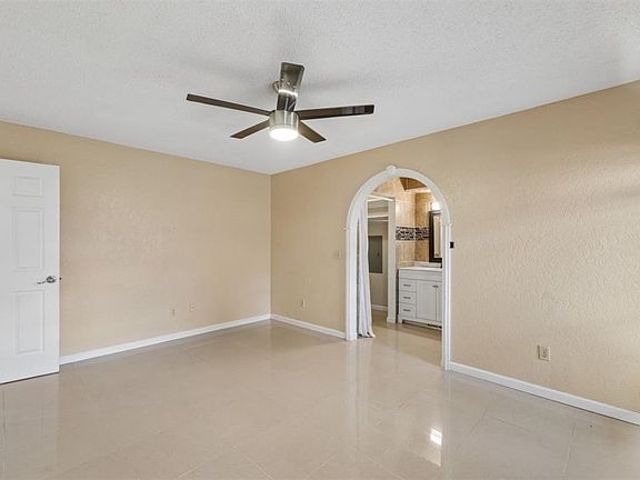 5th image of 2609 SW 92nd St