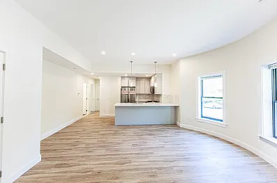 3 bed, 1130 sqft, $4,500 — Photo 4