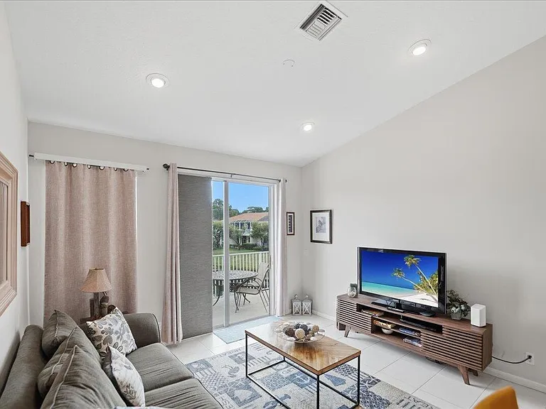 9210 World Cup Way — Photo 8