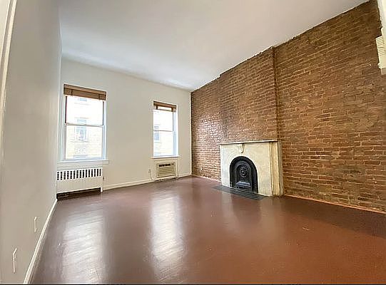 1st image of 125 Lexington Ave APT 2R