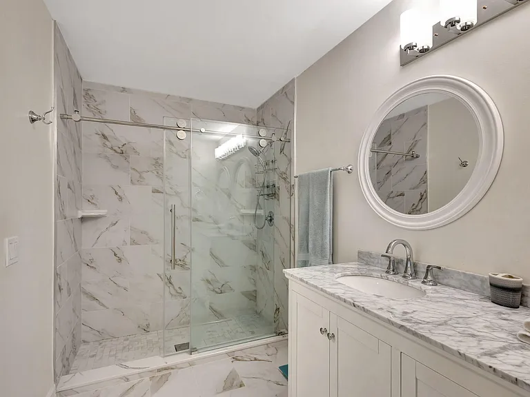 13810 Yarmouth Dr — Photo 15