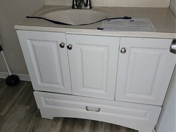 3rd image of 1027 Barry Ct