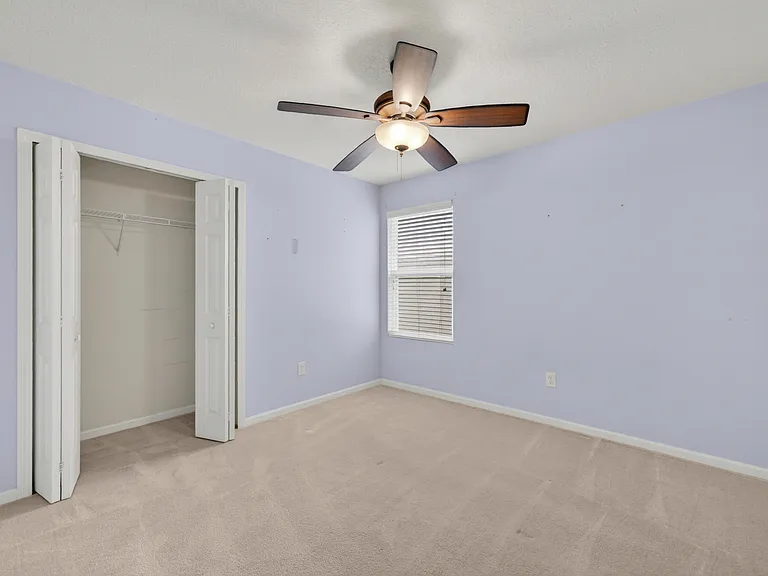 112 Kildrummy Ct — Photo 32