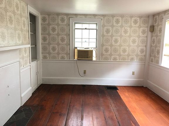 4th image of 224 Lincoln Ave