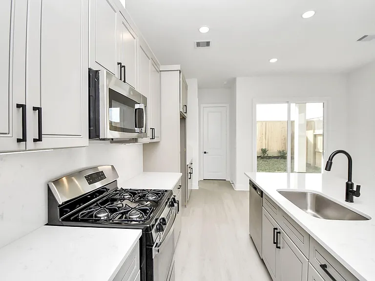 4352 Avron Dr — Photo 11