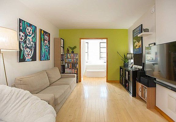 2nd image of 146 Forsyth St #4D