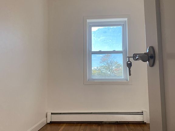 3rd image of 2027 E 67th St #2