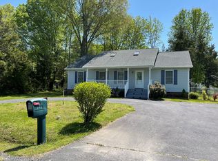 106 Meadow Ave, Colonial Beach, VA 22443