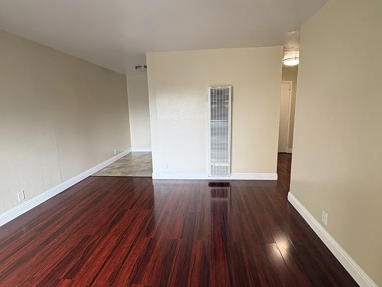 2431 Ellsworth St — Photo 47
