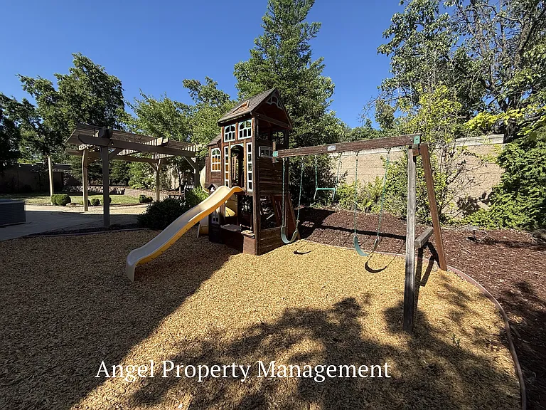 128 Dowd Ct — Photo 5