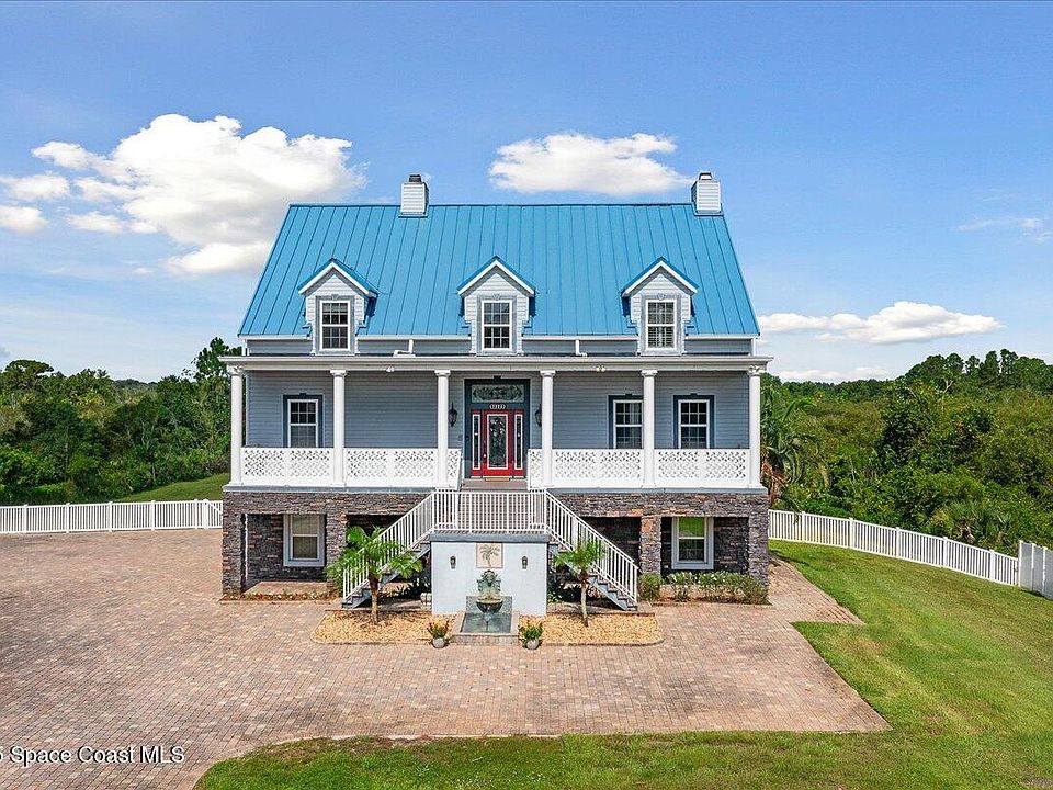 1st image of 3824 Luxury Ln