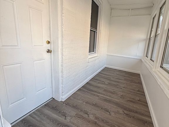 3rd image of 10 Cedar St