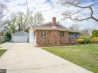 404 Hemlock Ln, Mount Laurel, NJ 08054