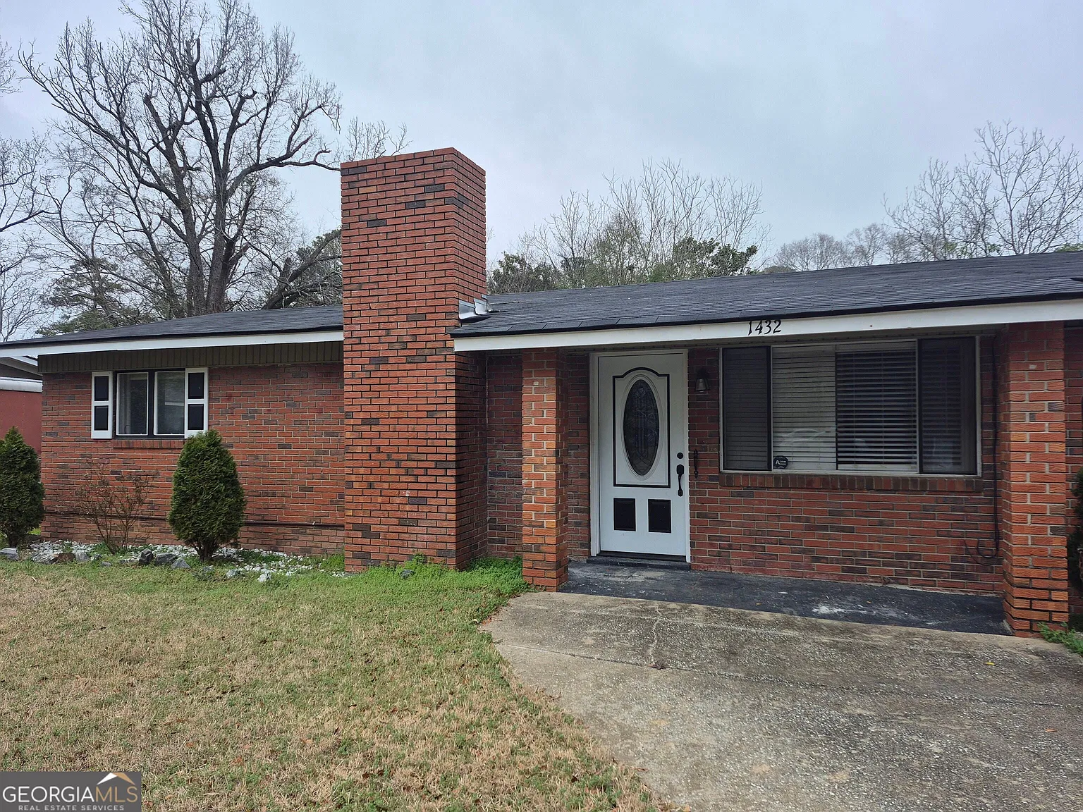 3 bed, $1,100 — Photo 2