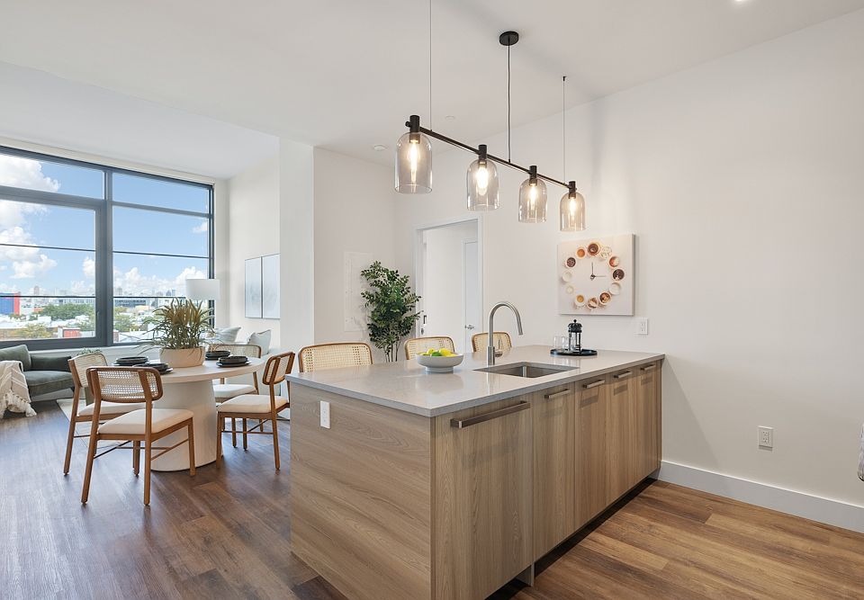 1st image of 34-35 44th St #730