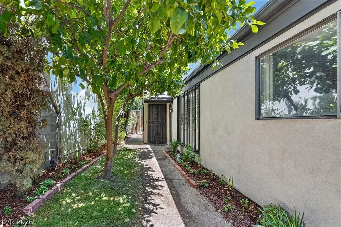 2 bed, 2.0 bath, 1932 sqft, $3,000 — Photo 3