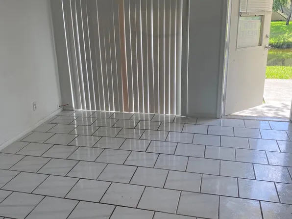 11374 Royal Palm Blvd, Pompano Beach, FL 33065