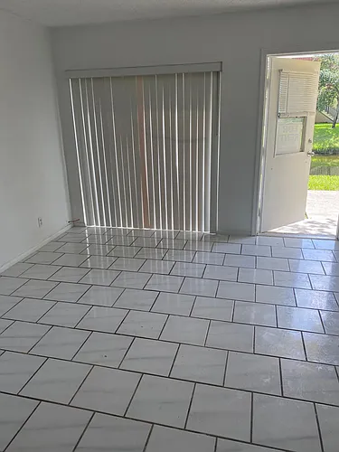 11374 Royal Palm Blvd Photo 1