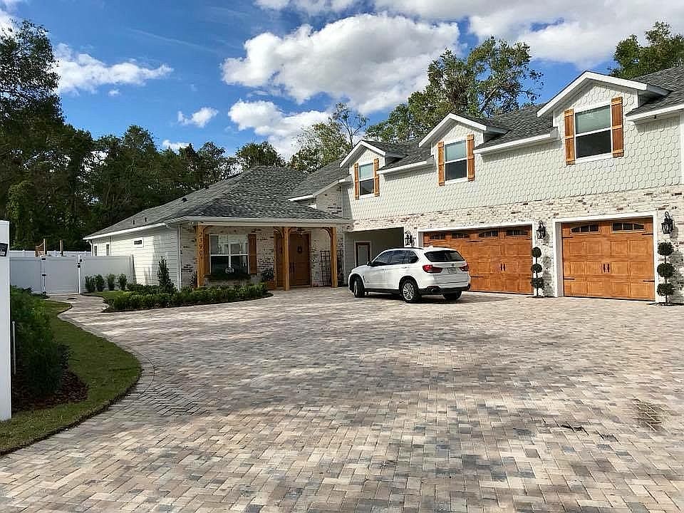 2nd image of 2390 Sand Lake Rd