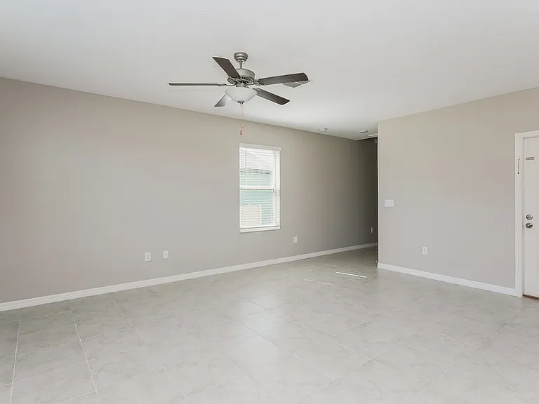 4536 Eternal Prince Dr — Photo 5