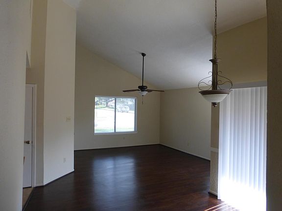 5th image of 10403 Bushy Creek Dr