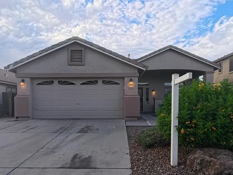 16624 W Saguaro Ln — Photo 1
