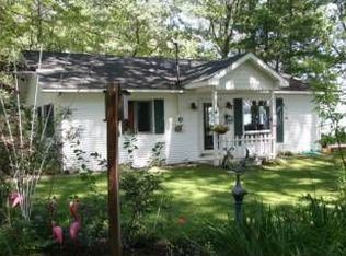 1734 W Higgins Lake Dr, Roscommon, MI 48653
