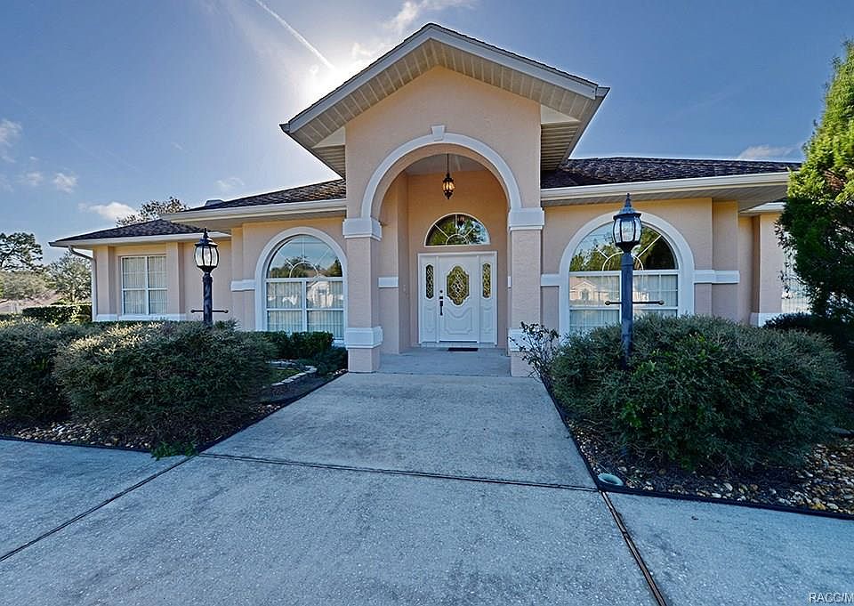 1st image of 5235 N Cliff Dr