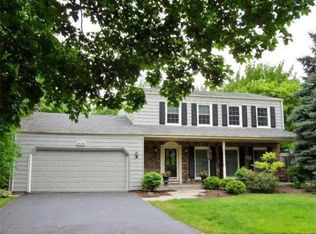 939 Alice Ct, St Charles, IL