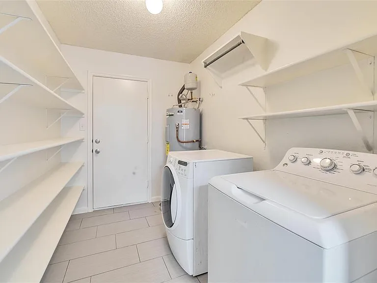 908 Dogwood Trl — Photo 12