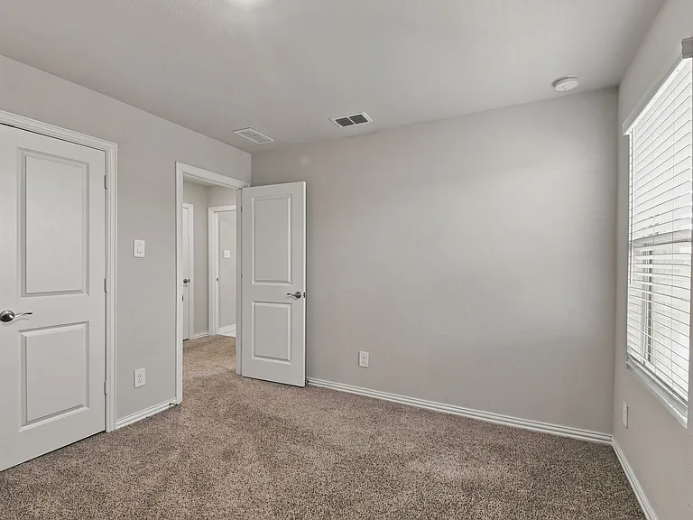 810 Honeydew Ln — Photo 16