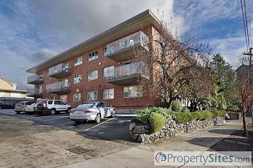 3rd image of 7300 Woodlawn Ave NE APT 304