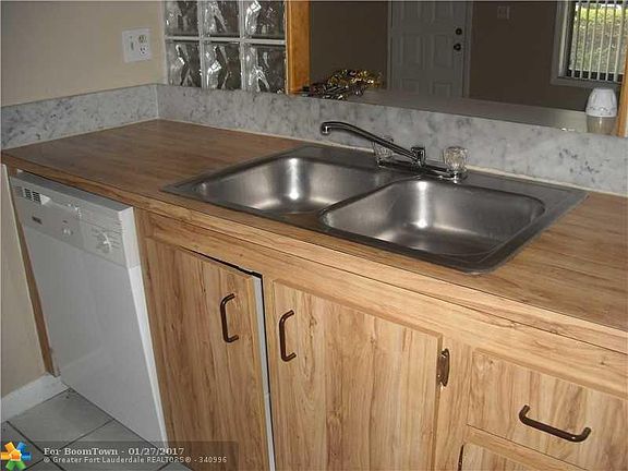 4th image of 6040 Shakerwood Cir APT 107