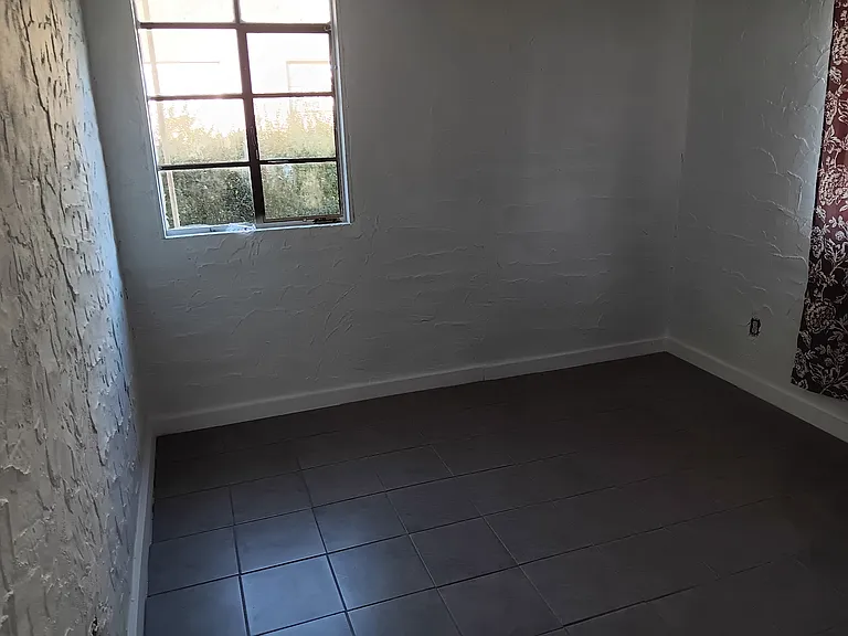 803 Bowden St — Photo 9
