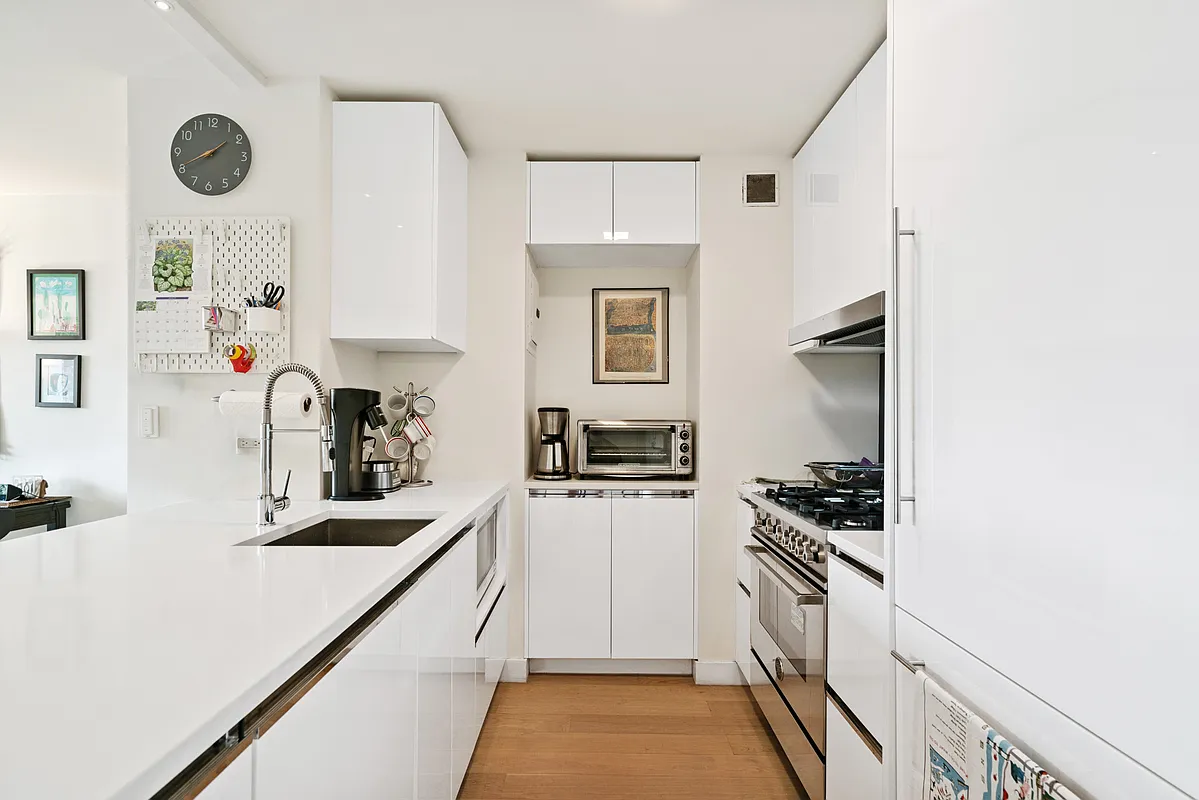 301 West 53rd Street #9E in Hell's Kitchen, Manhattan