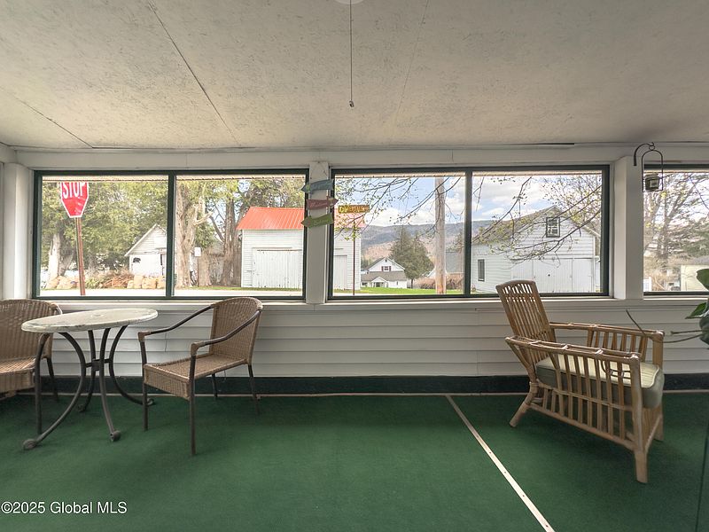 5th image of 311 Cleverdale Road