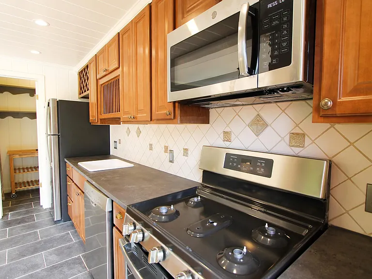 346 E Meehan Ave — Photo 13