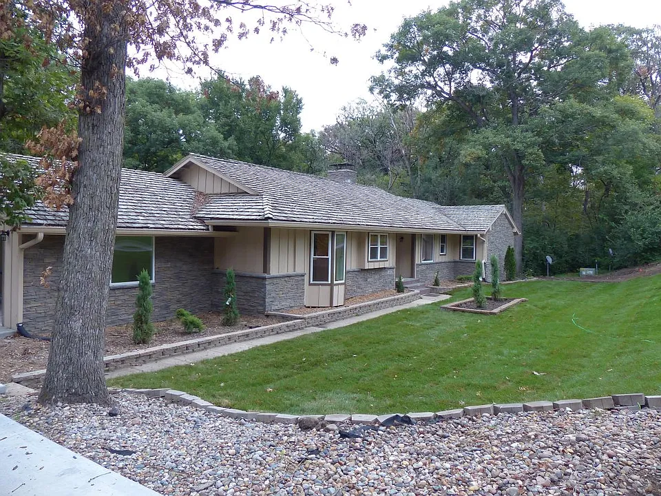 12801 Oak Brook Dr