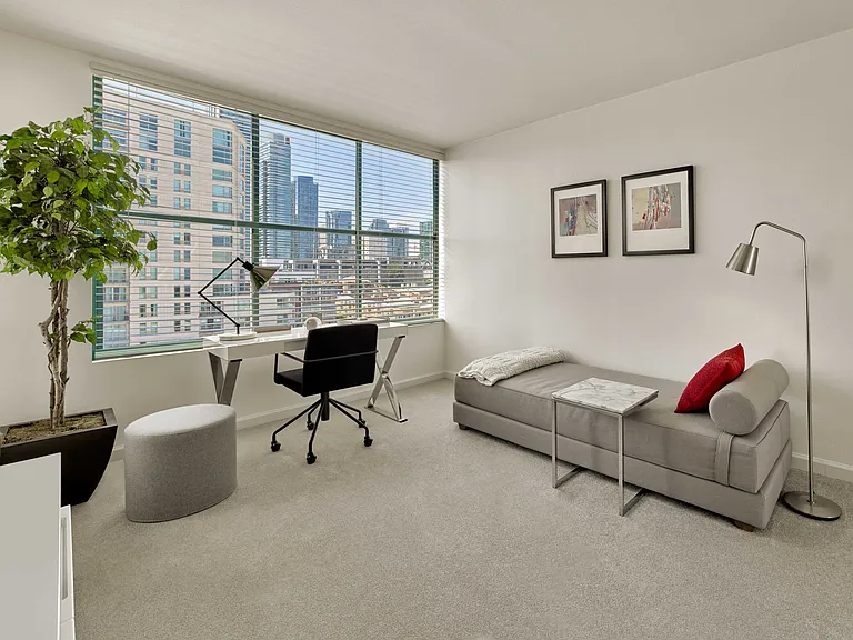 South Beach Marina Apartments — Photo 28
