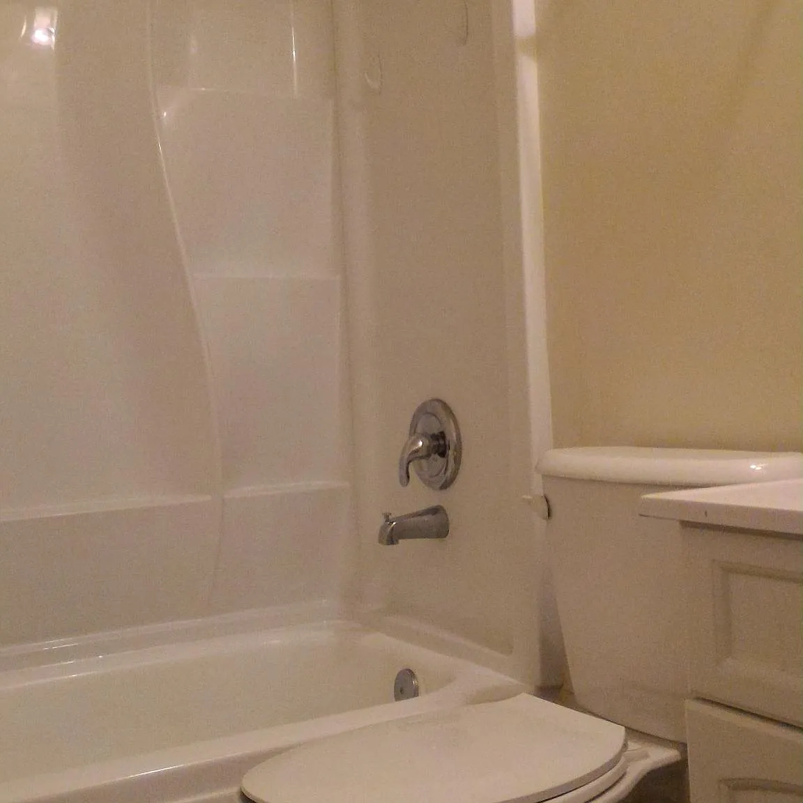 3 bed, 1.5 bath, 1300 sqft, $2,295 — Photo 4