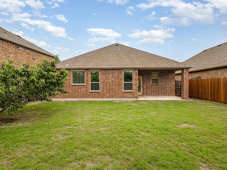 208 Whitman Dr — Photo 28