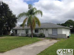 927 SE 23rd Pl, Cape Coral, FL 33990