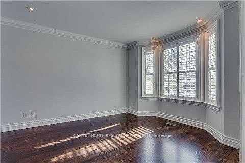 5th image of 270 Bedford Park Ave