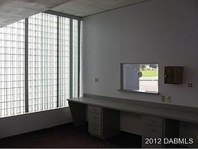 5th image of 105 N Bay St