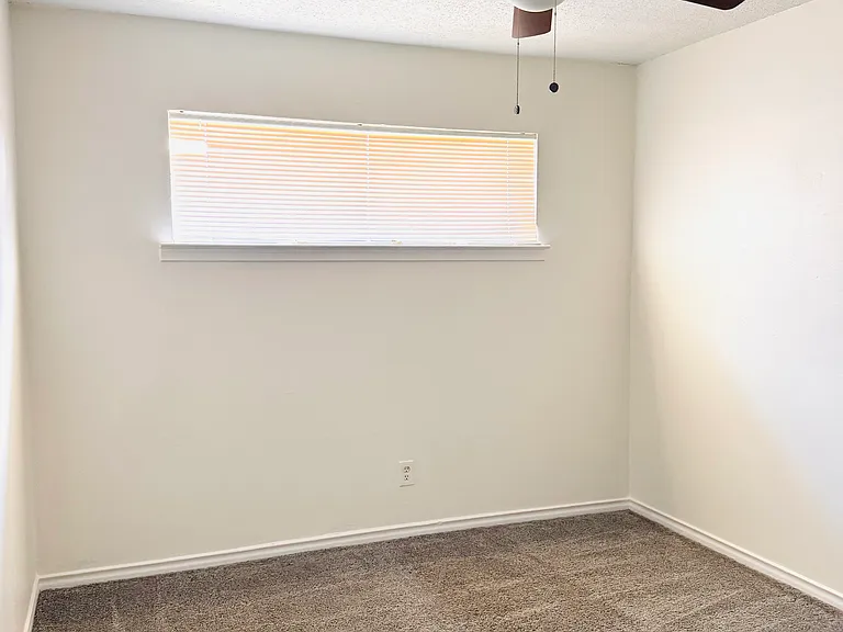 925 Lindy Ct #925 — Photo 6
