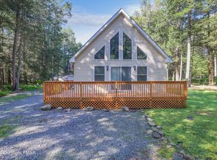 71 Pinebrook Dr, Albrightsville, PA 18210