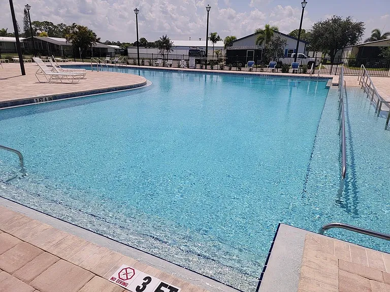 1715 E Manatee Loop — Photo 31