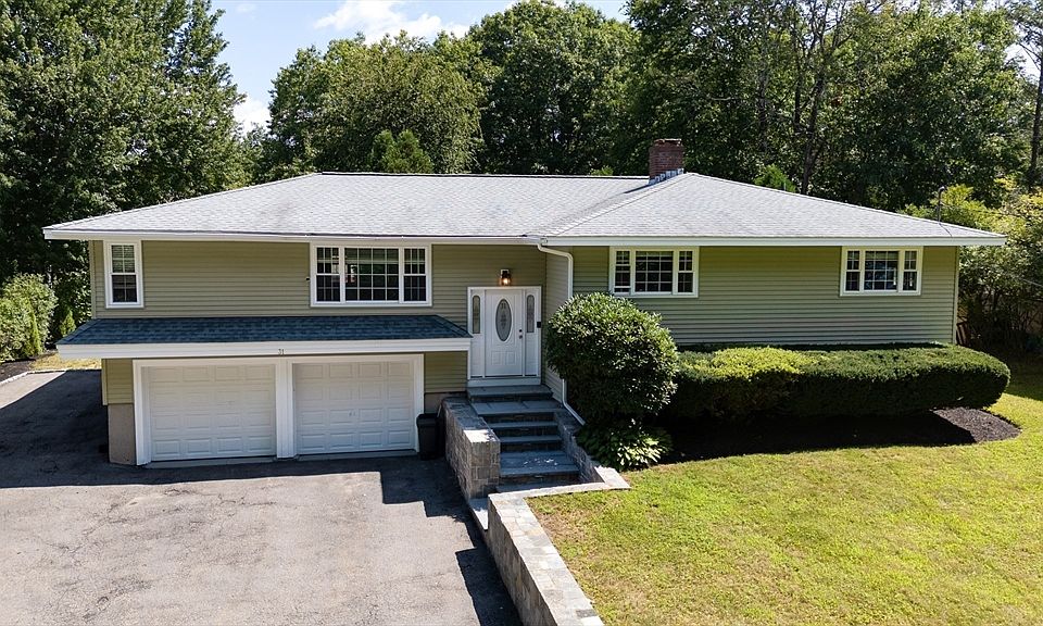 1st image of 31 Lakeshore Dr