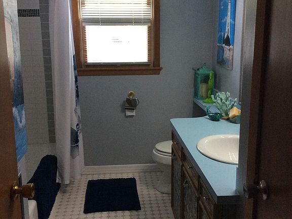 5th image of 447 Greenwood Dr SE