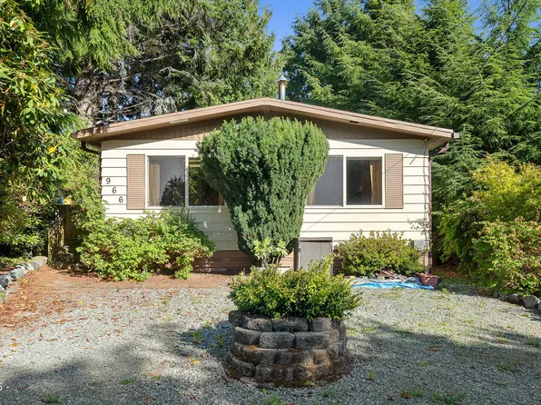966 S Dolphin St, Rockaway Beach, OR 97136